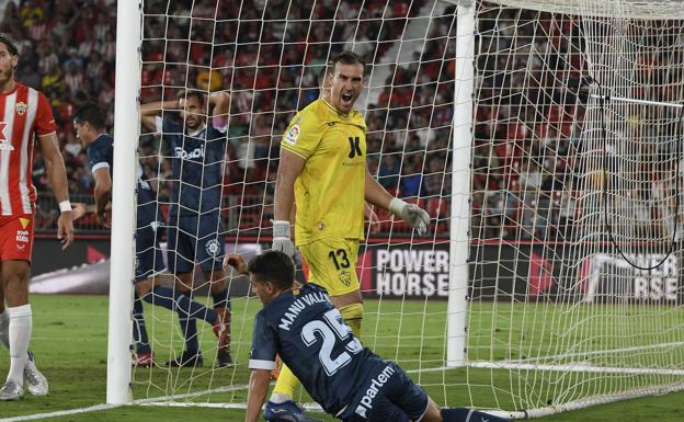 El Almería vuelve a abrir la jornada