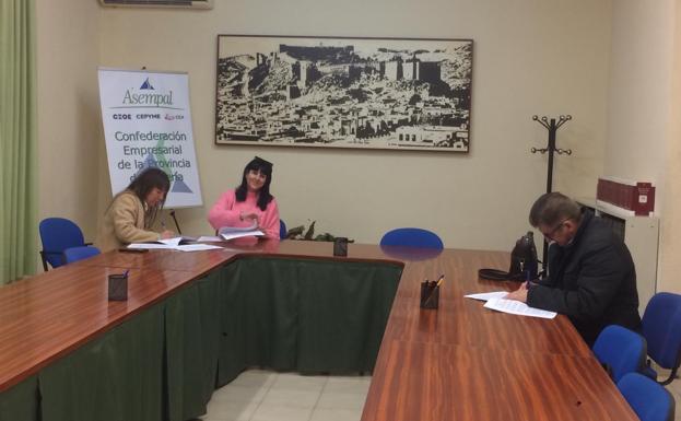 UGT firma el convenio textil, que afecta a más de 2.000 trabajadores en la provincia