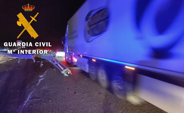 Se da a la fuga en sentido contrario por la A-44 con más de 360 kilos de hachís y acaba en la UCI