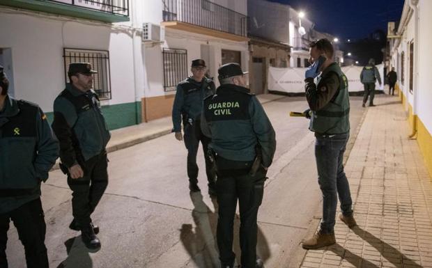 Villanueva del Arzobispo trata de recuperar la normalidad tras el «suicidio doble» de un matrimonio