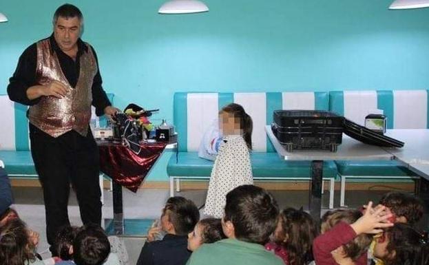 Comienza este sábado un ciclo «muy especial» de magia y circo en la 'SalaLapaca'