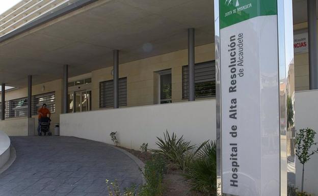 Reciben el alta las dos mujeres intoxicadas por humo en el incendio de una vivienda en Alcaudete