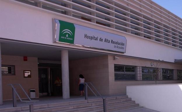 Dos mujeres afectadas por inhalación de humo en el incendio de una vivienda en Alcaudete