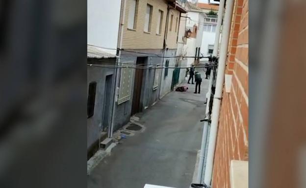 El padre que apuñaló a su hijo con problemas mentales en Cogollos Vega tiene 73 años