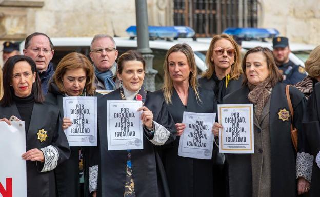 Los motivos que tienen los secretarios judiciales para estar en huelga