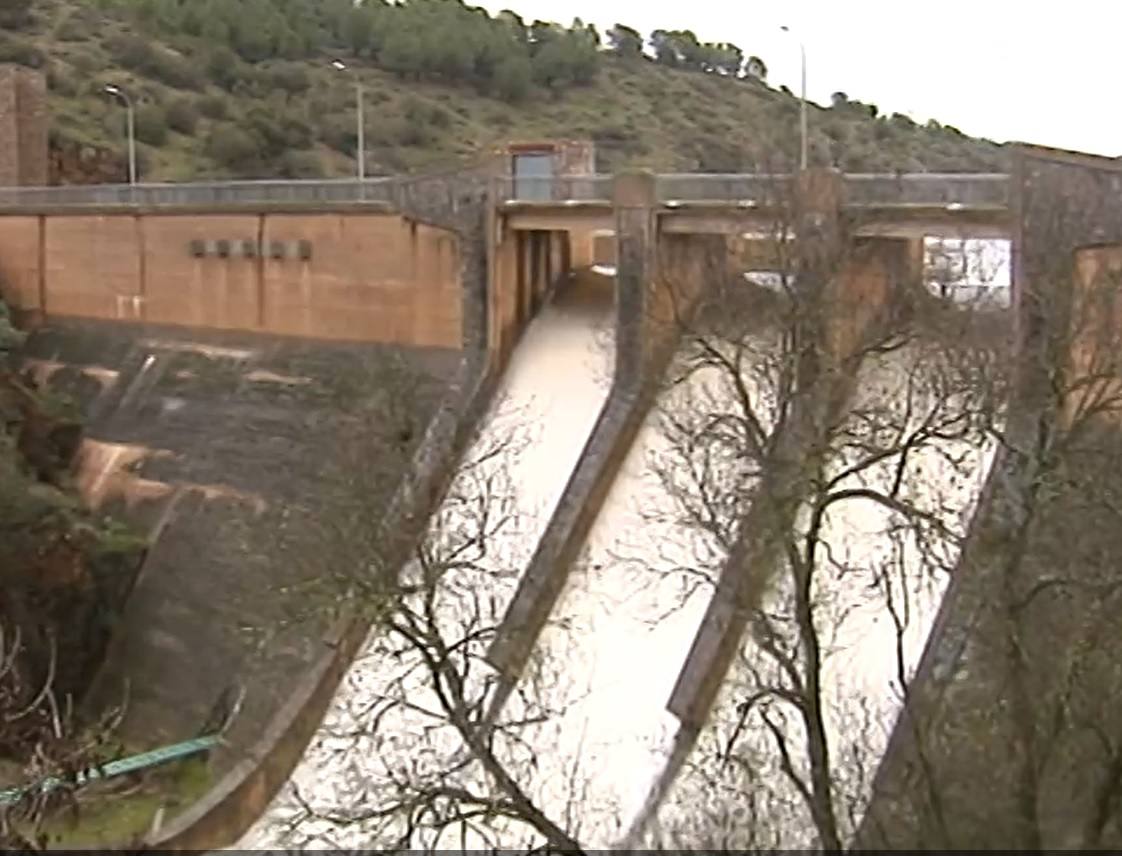Pantanos jienenses desembalsan agua tras las últimas lluvias