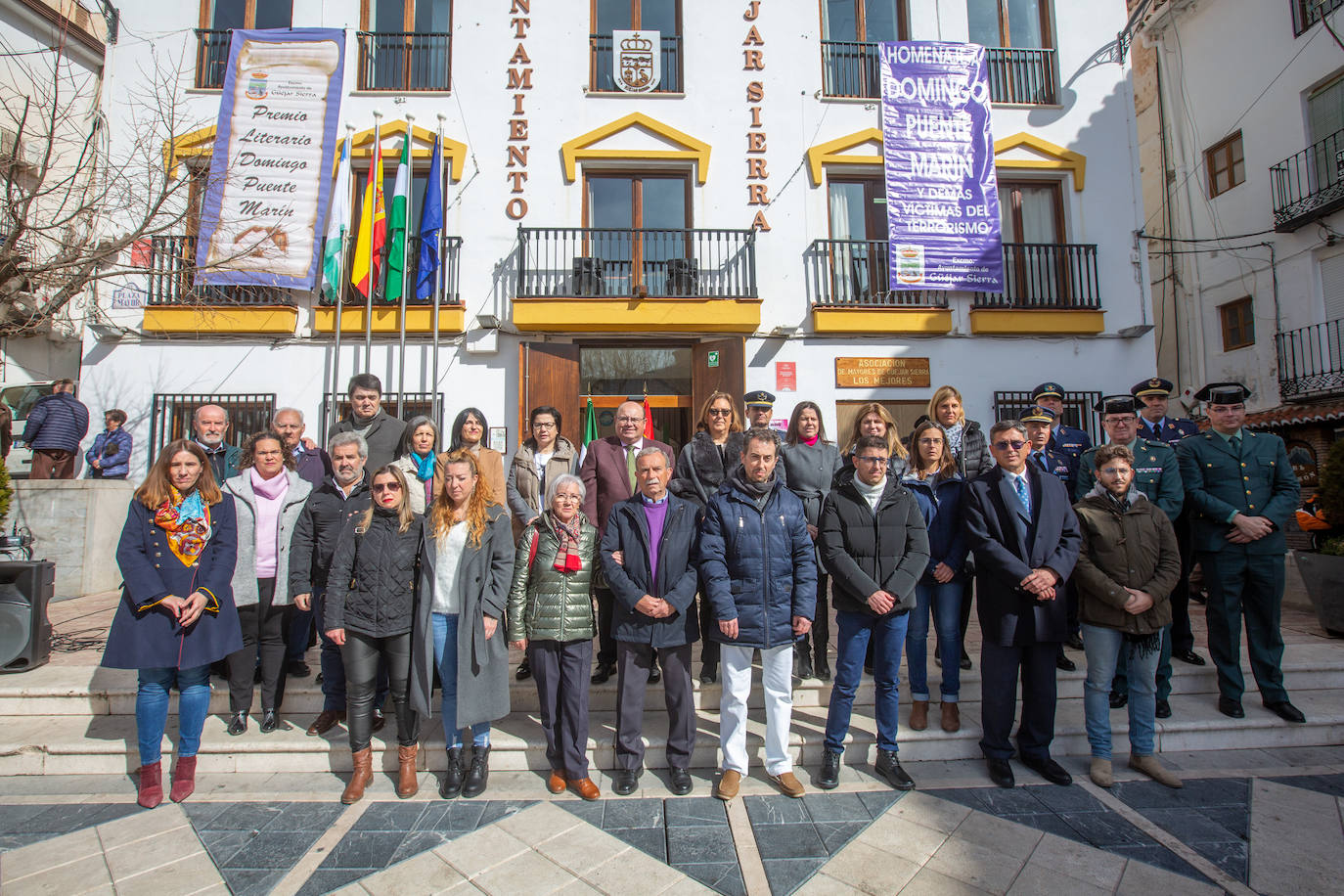 Emoción contenida en el homenaje de Güéjar a Domingo Puente, asesinado por ETA