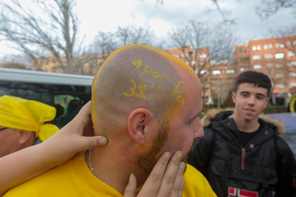 Granada se tiñe de amarillo para apoyar al Jaén FS