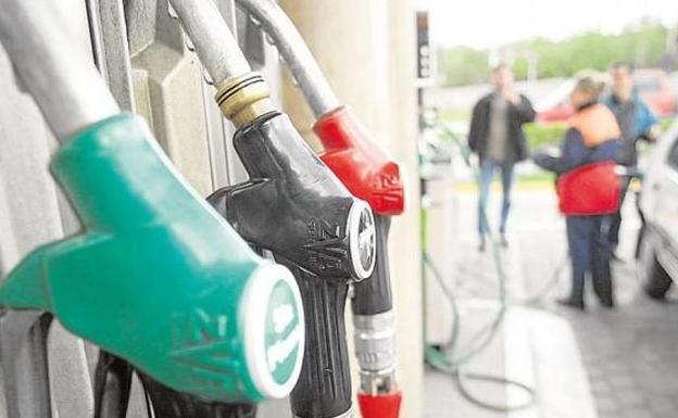 El cambio de precio que va a llegar al diésel y la gasolina tras prohibir las importaciones rusas