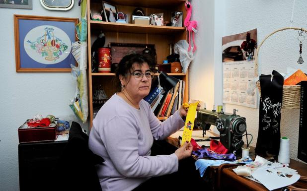 La artesana alpujarreña de las carreras de cintas a caballo