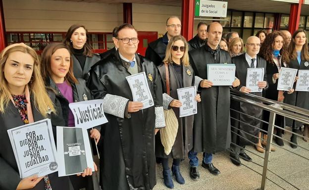 Tres semanas de huelga de los secretarios judiciales y más de 1.500 juicios suspendidos en Jaén