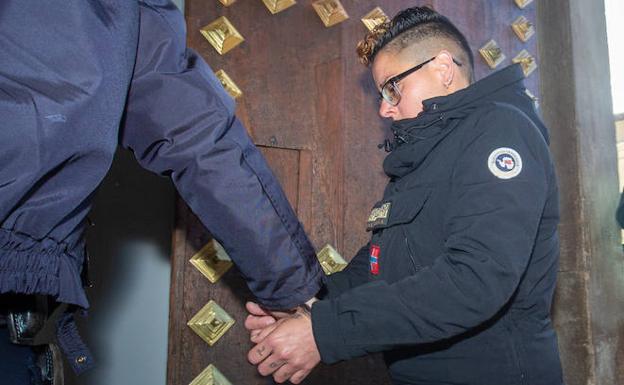 El fiscal rebaja a 15 años su petición para Yasmina al descartar asesinato pese a que la cosió a puñaladas