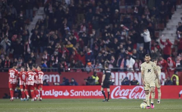 Bochornosa primera parte del Almería en Girona