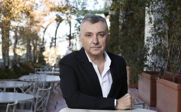 «Hago pensar al lector sobre qué pactos matrimoniales está dispuesto a firmar»