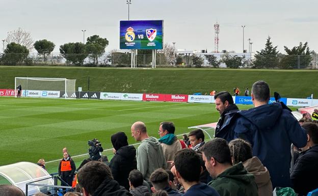 El filial del Real Madrid se pone líder ganando al Linares
