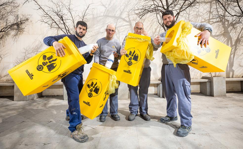 Discapacitados intelectuales de Granada sobradamente capacitados para el reciclaje