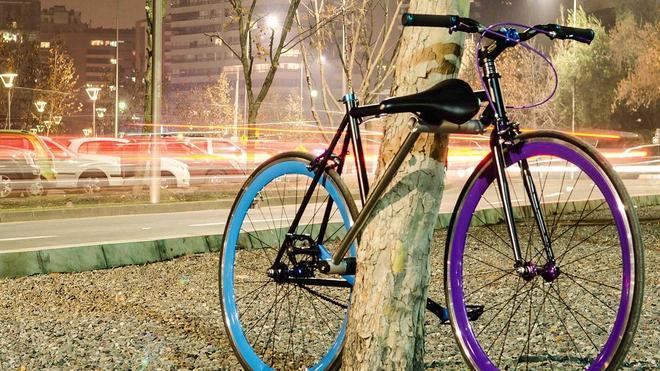 Crean una bicicleta que es su propio candado
