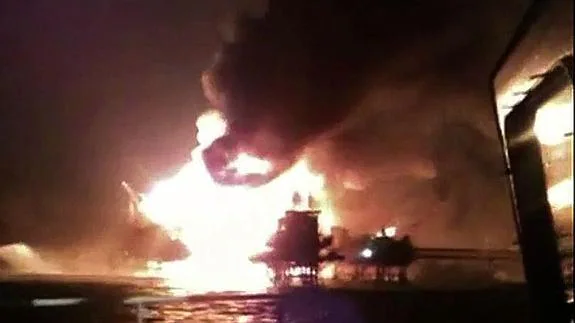 PEMEX eleva a cuatro los trabajadores muertos en el incendio de una plataforma petrolera
