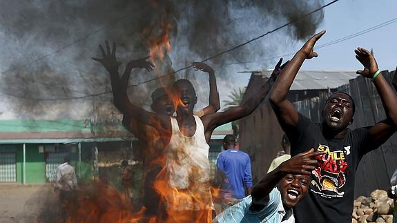 Los enfrentamientos continúan en Burundi mientras el presidente llama a la calma