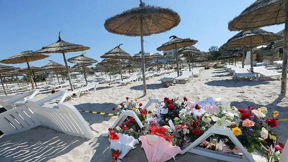 El número de británicos muertos en Túnez asciende a 15