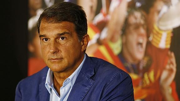 Laporta presenta a la dupla Grimau-Esteller para dirigir el baloncesto