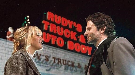 Jennifer Lawrence y Bradley Cooper, unidos de nuevo por una fregona