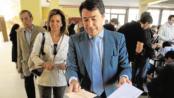 Anticorrupción pide que declare como investigado Ignacio González y su mujer por su ático de Estepona