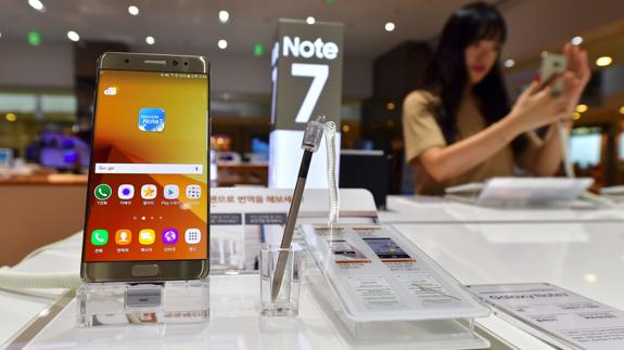 Samsung pide a los dueños del Galaxy Note 7 que lo apaguen