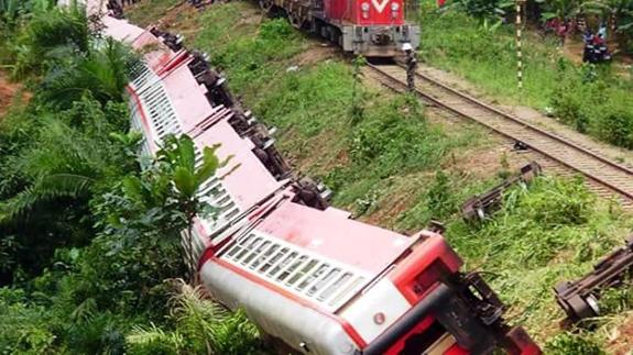 Al menos 55 muertos y más de 500 heridos al descarrilar un tren en Camerún