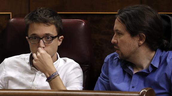 Iglesias afea a Errejón que use Twitter para hacer «propaganda» de su plan para Podemos