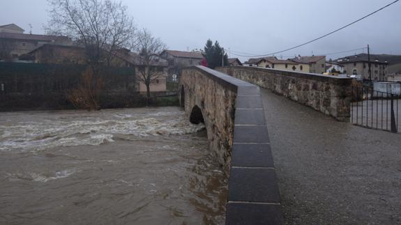 Se reanuda la búsqueda en el río del cuerpo de la mujer asesinada en Navarra