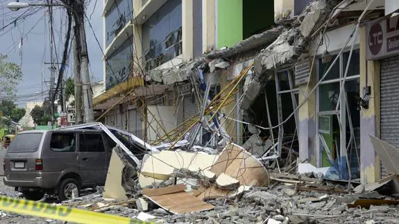 Un fuerte terremoto deja al menos seis muertos en el sur de Filipinas