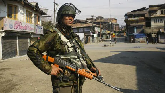 Una operación antiterrorista causa al menos siete muertos en la Cachemira india