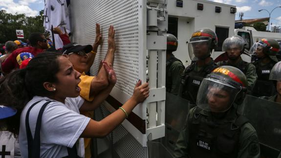 Almagro condena la represión contra marchas opositoras en Venezuela