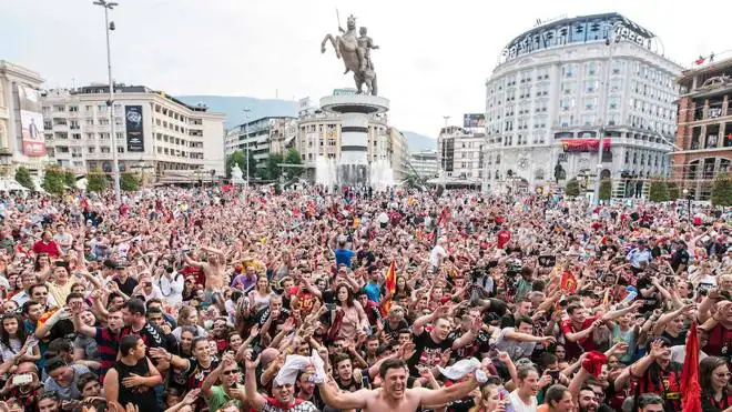 Skopje recibe a España con calor y pasión por el balonmano