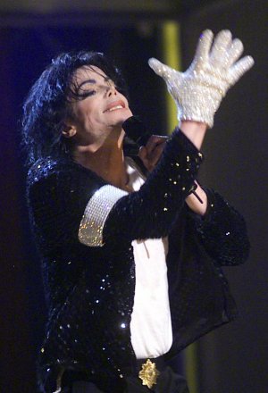voluntario Guerrero harto El guante de Michael Jackson, por 250.000 euros | Ideal