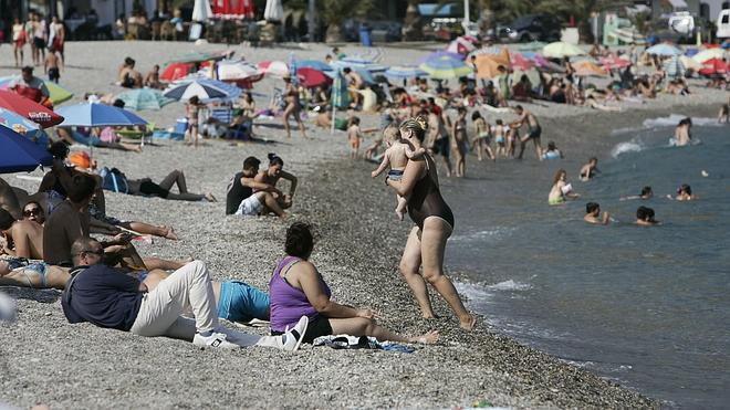 Las playas motrileñas reciben cuatro banderas azules