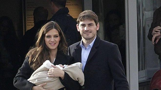 Iker y Sara bautizan a su hijo