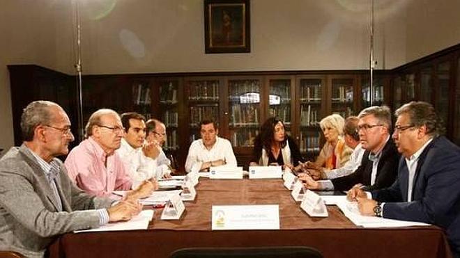 Los alcaldes del PP piden a la Junta que no sea "un obstáculo" a sus proyectos