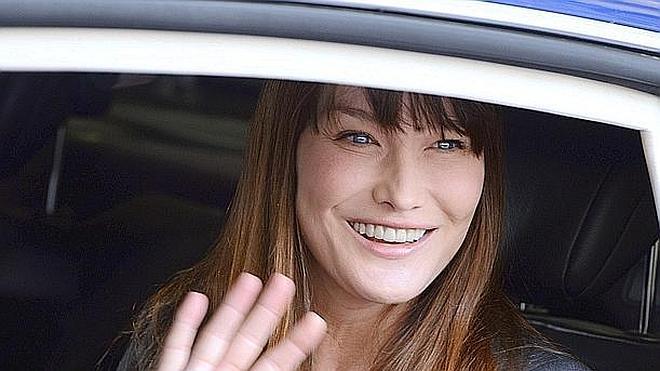 Bruni, "emocionada e impaciente" por cantar en Barcelona