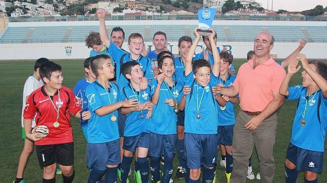 El Almuñécar 77, campeón del II Torneo Memorial José Ángel Franco de alevines