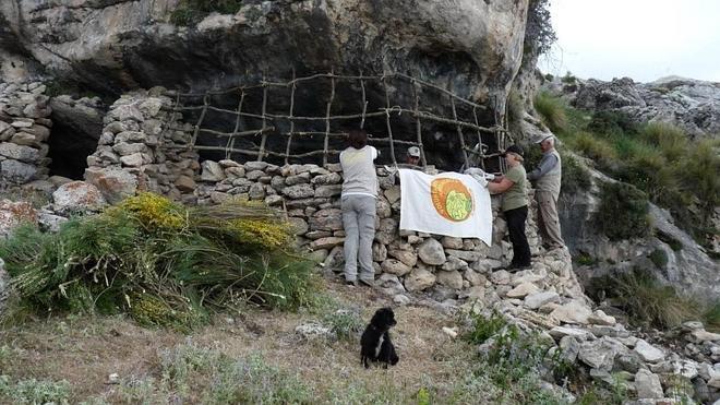 Reconstruyen los antiguos chozos de pastores en Mágina