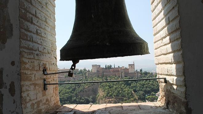 Sesenta y seis escaleras para ver la Alhambra cerca del cielo