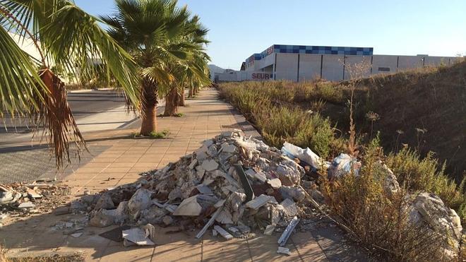 El Parque Empresarial Nuevo Jaén continúa como escombrera