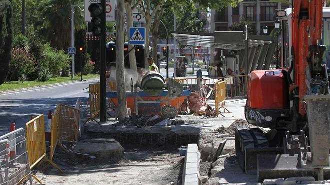 Vuelven las obras al Violón para ampliar las paradas de la LAC y las líneas de barrio