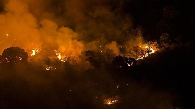 Un incendio alerta de madrugada a Castillo de Locubín