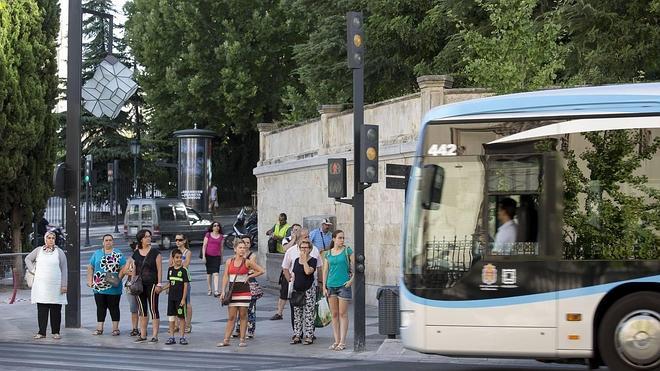 El Ayuntamiento amplía el tiempo de paso para peatones en las avenidas del Centro