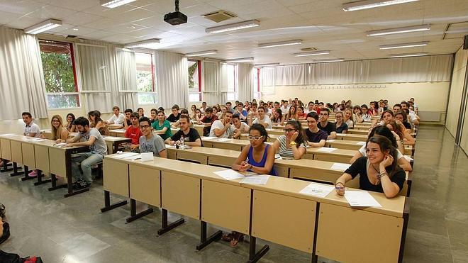 1.660 estudiantes buscan desde este martes una plaza en la UGR en la repesca de la selectividad