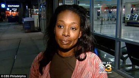 Echan a una pasajera de un avión por insinuar en Twitter que el piloto iba borracho