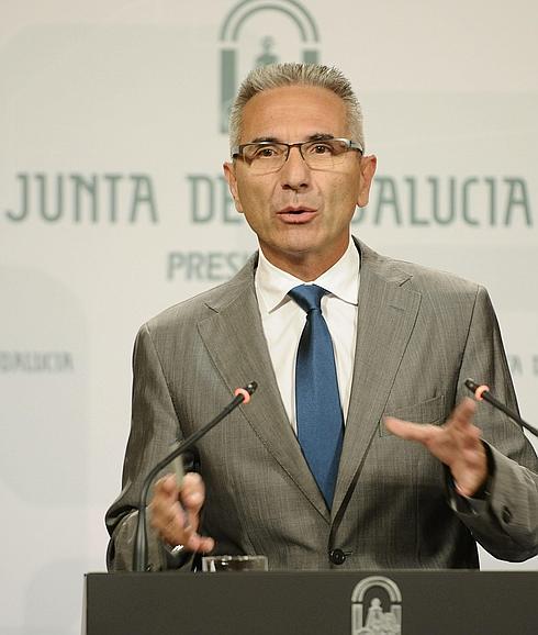 La Junta indaga y comprueba que las cajas andaluzas no tuvieron tarjetas opacas
